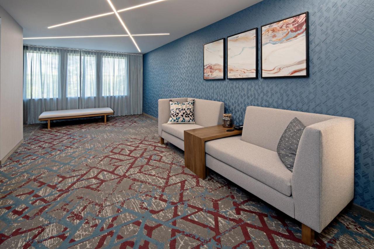 Hotel Springhill By Marriott 3*
