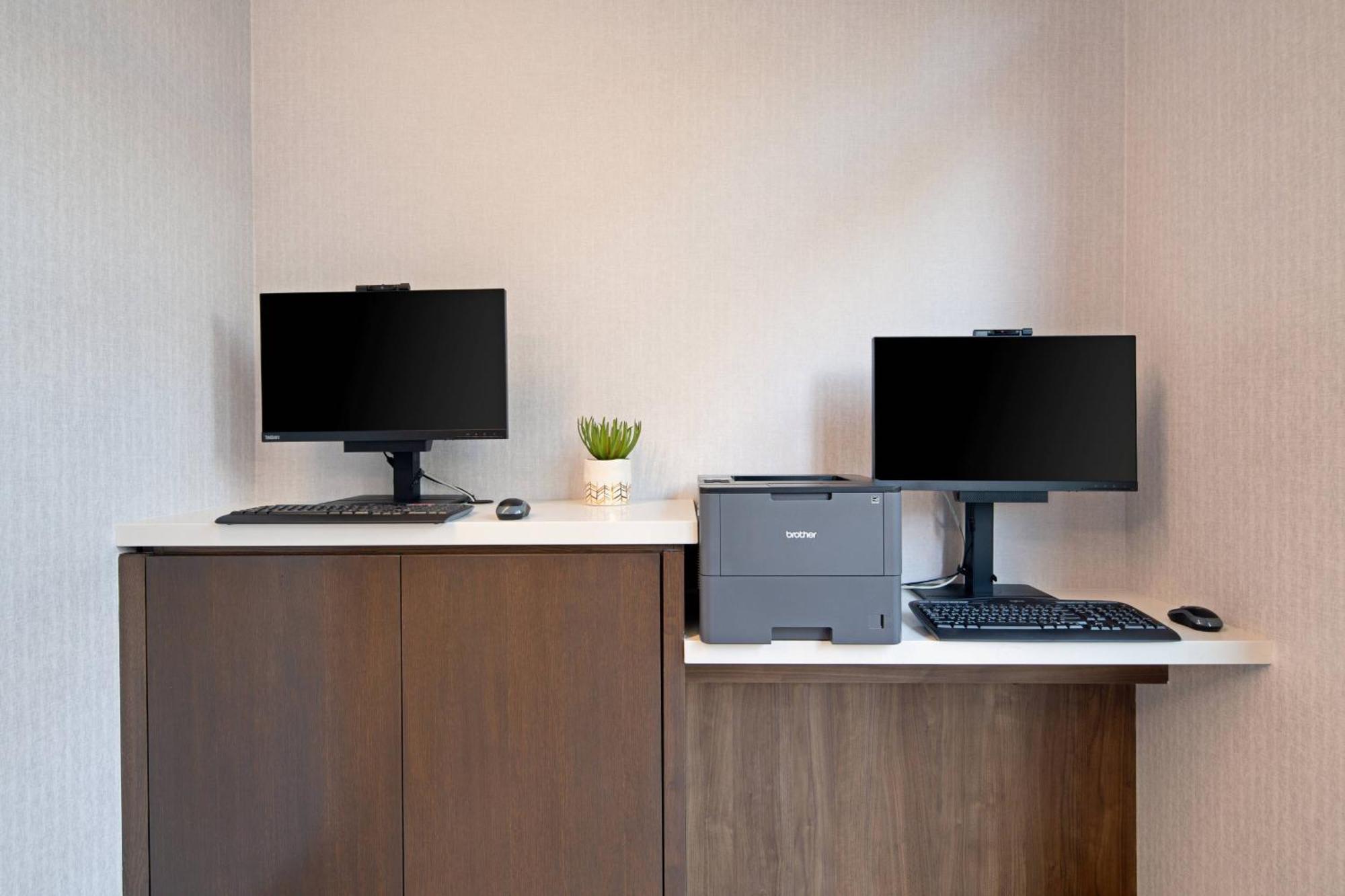 Springhill By Marriott Hotel 3*